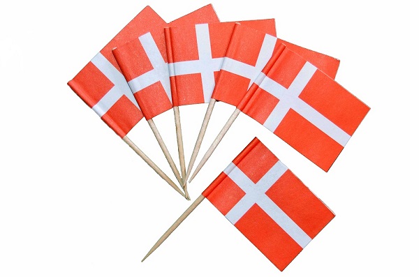 Farverige Pindeflag – 50 Stk til Festlige Begivenheder
