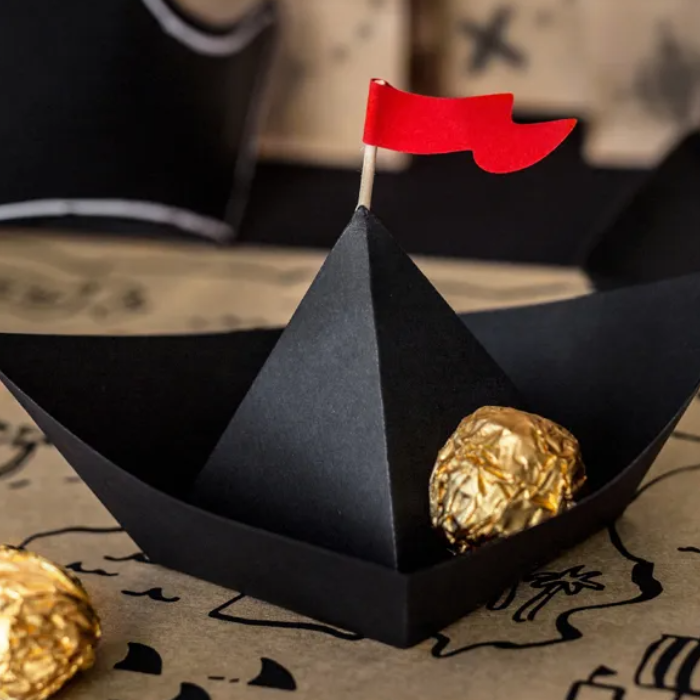 Piratbåd Snackkurve - Sort 6 stk. til festlige anledninger