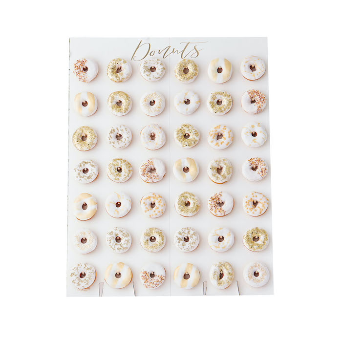 Donutstativ i træ til 42 donuts - Perfekt til fest!