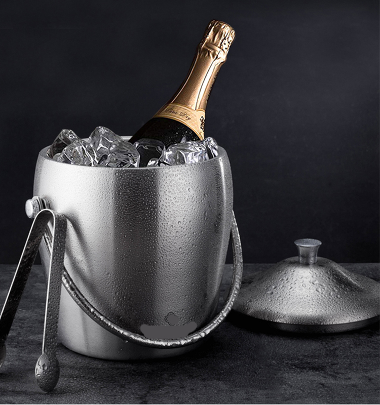 Elegant isspand med tang – Ideel til festlige drinks!