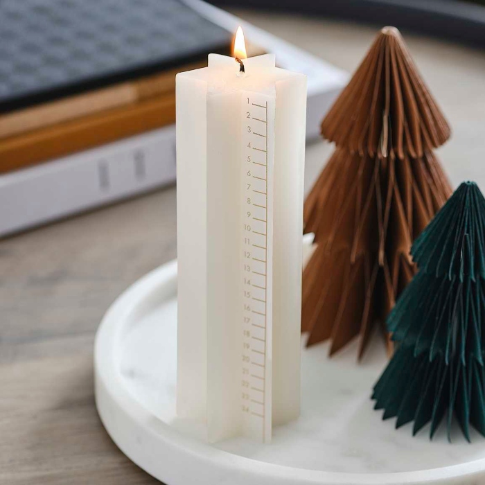 Stjerneformet Jule Kalenderlys i Hvid - Hygge til Jul