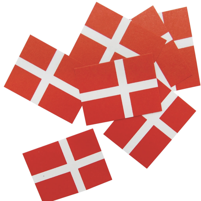 Strøflag Dannebrog 150x2,7 cm til festlige fødselsdage